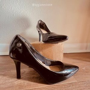 Black Point-Toe Leather Pumps